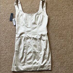 BRAND NEW: TEN by Babaton dress